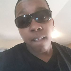 Meet your Posher, Dee